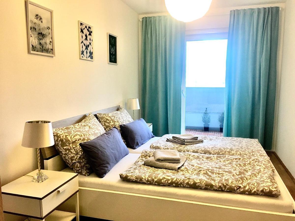 2 Bedroom Apartment Next To Metro U1 And Garage Parking Vienna Esterno foto