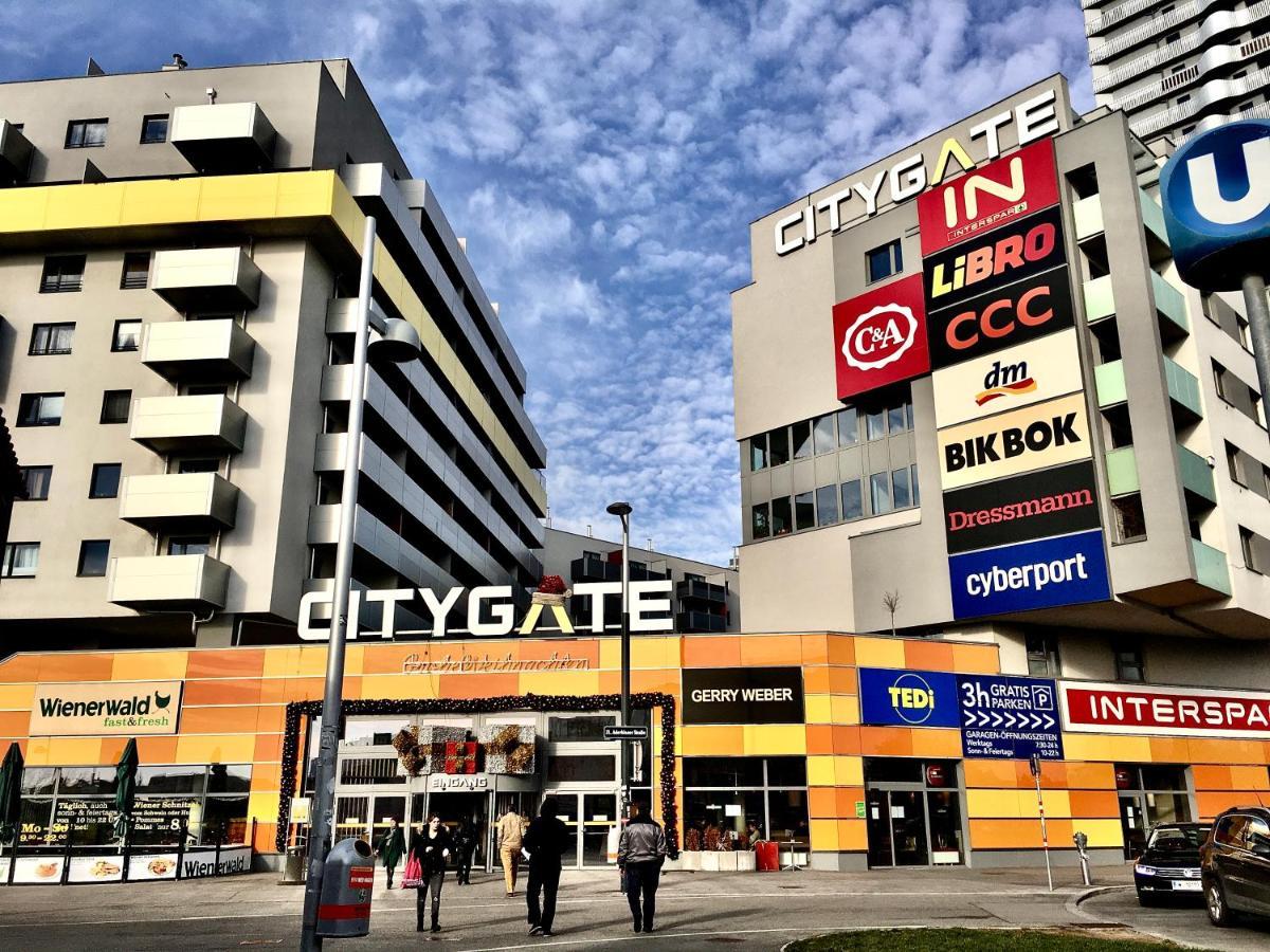 2 Bedroom Apartment Next To Metro U1 And Garage Parking Vienna Esterno foto