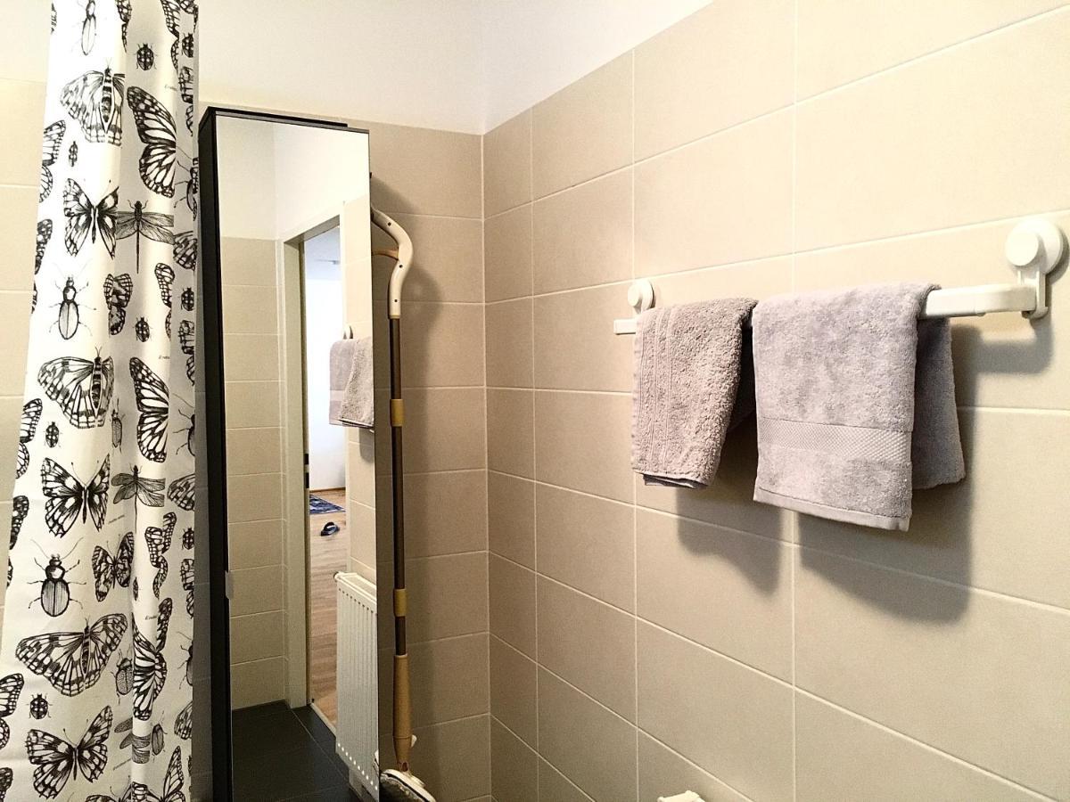 2 Bedroom Apartment Next To Metro U1 And Garage Parking Vienna Esterno foto