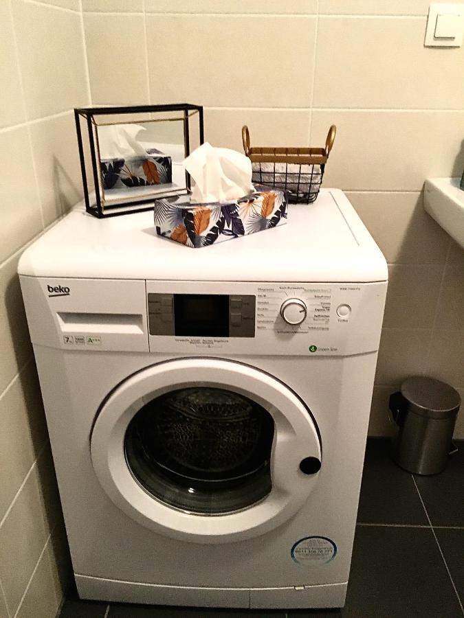 2 Bedroom Apartment Next To Metro U1 And Garage Parking Vienna Esterno foto