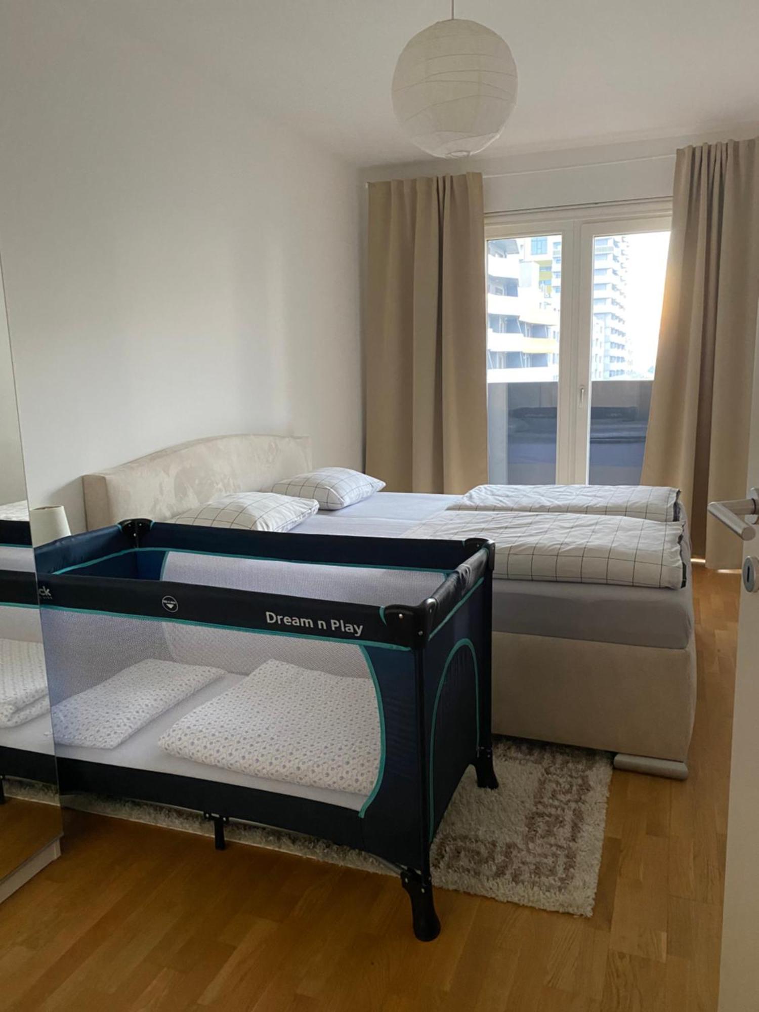 2 Bedroom Apartment Next To Metro U1 And Garage Parking Vienna Esterno foto